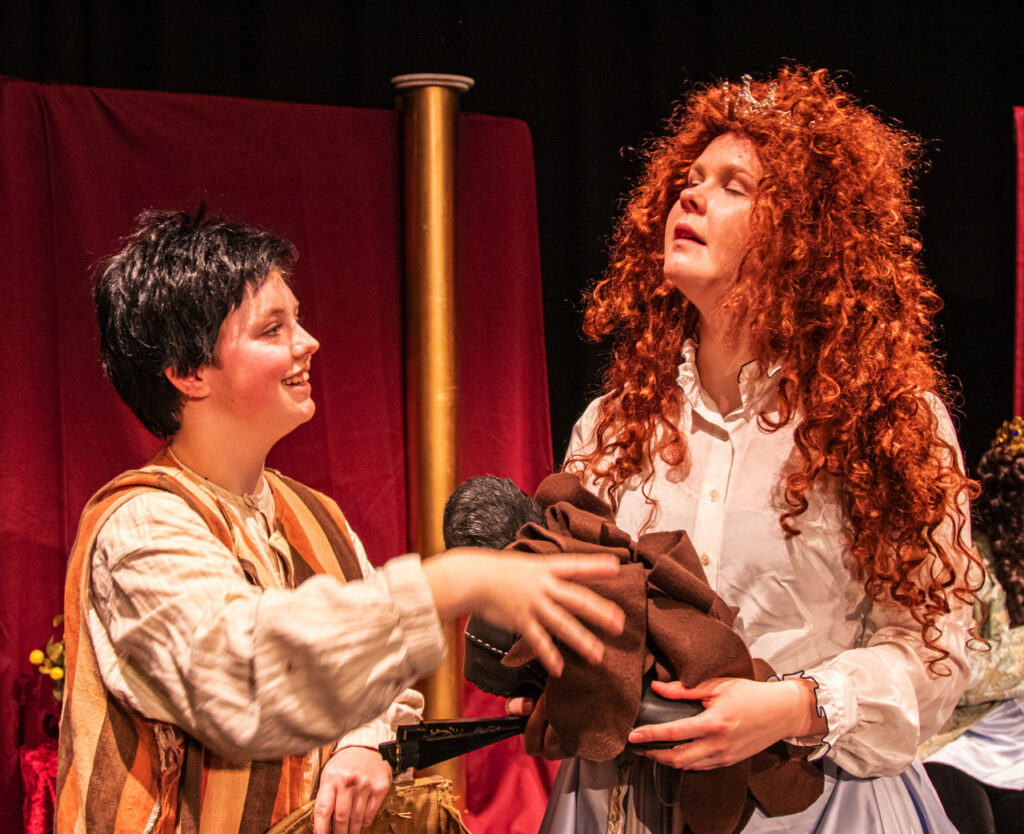 To skuespillere i intens og følelsesladet scene